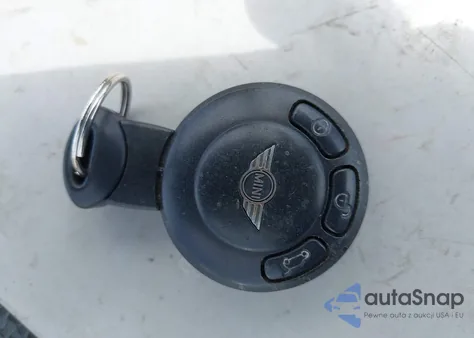 2011 Mini Cooper S из США, поврежденный, VIN WMWZP3C54BTX84385